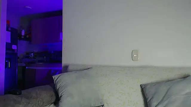 samanta xi online show from March 28, 4:35 am