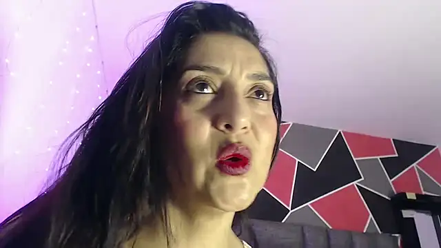 samanta xi online show from February 6, 5:14 am