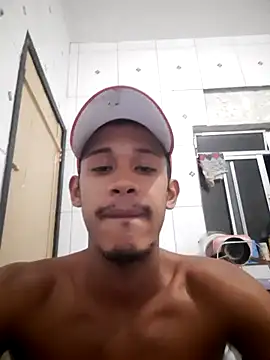 Magrinhodelicia011 online show from May 12, 11:11 pm