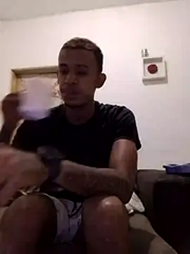 Magrinhodelicia011 online show from June 9, 10:44 pm