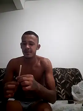 Magrinhodelicia011 online show from April 2, 12:29 am