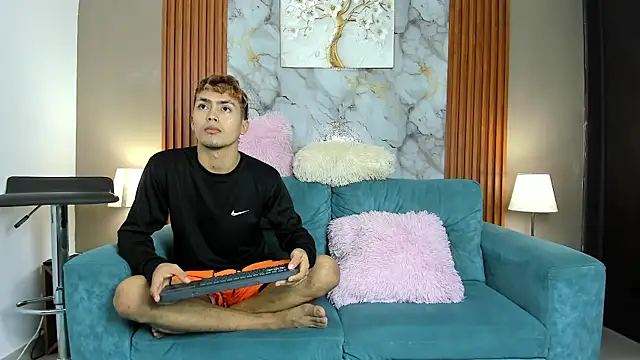 AVENGER BOYS2026 online show from February 25, 7:36 pm