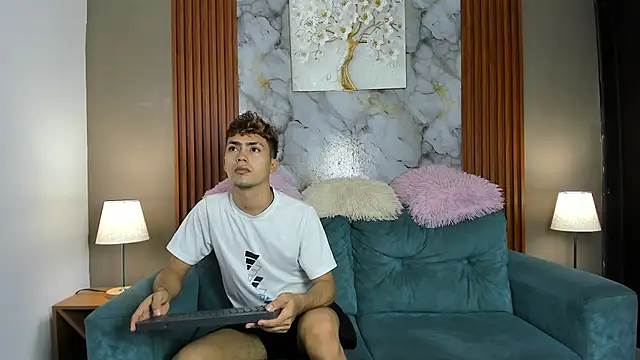 AVENGER BOYS2026 online show from April 5, 7:15 am