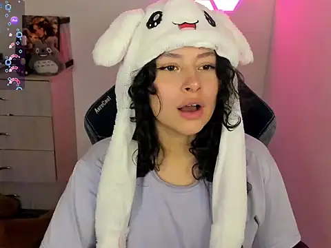 emillyaqua online show from February 26, 9:59 pm