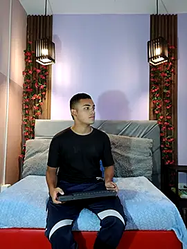 studentdeivy  online show from January 8, 10:43 am