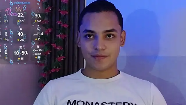 studentdeivy  online show from February 27, 12:44 am