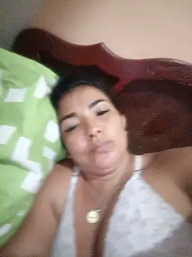 Snapshot of Crystal-01 chatting on May 15, 5:38 am Crystal-01 online show from May 15, 5:38 am