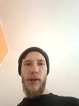 Snapshot of Andreas2335 chatting on January 7, 9:58 am Andreas2335 online show from January 7, 9:58 am