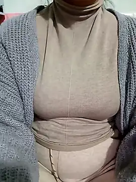 Tulip Giang online show from January 13, 4:33 pm