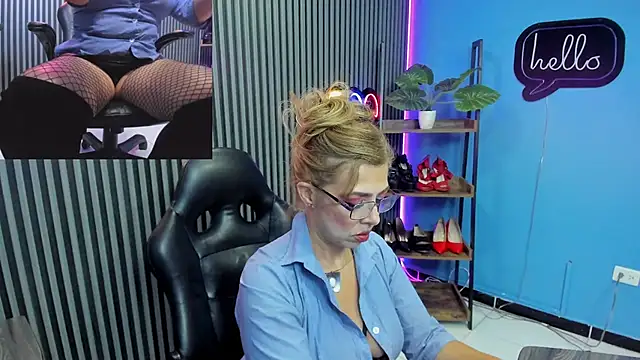 Thecrazyadams  online show from February 8, 4:32 am