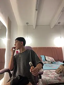 Iamcami  online show from February 26, 6:52 pm