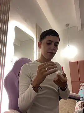 Iamcami  online show from February 23, 6:52 pm