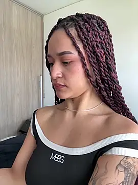 crystal dlun online show from February 26, 4:18 pm