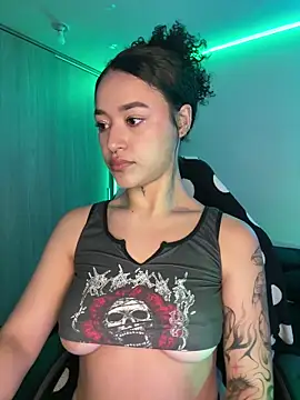 crystal dlun online show from March 30, 7:48 pm