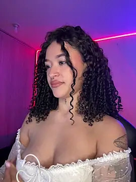 crystal dlun online show from April 8, 4:52 pm