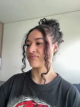 crystal dlun online show from February 21, 6:54 pm