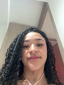 crystal dlun online show from April 18, 7:07 pm