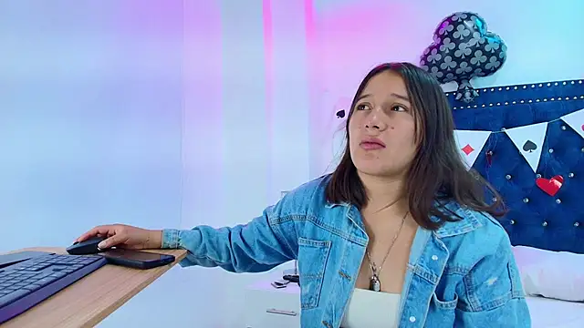 Cristal and luke online show from February 21, 3:30 am