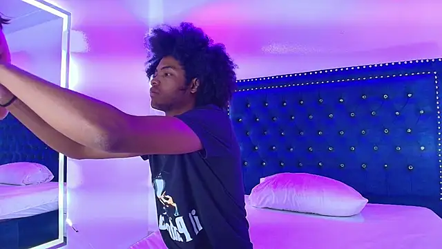 Cristal and luke online show from March 29, 3:52 am