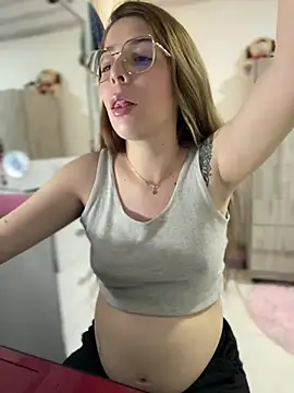 NatalyPinky online show from May 12, 9:32 pm