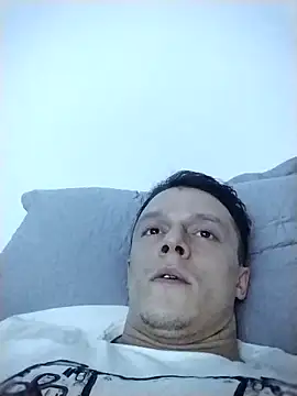 RAFAELQUINTEROSCAVALHEI online show from April 5, 8:59 pm