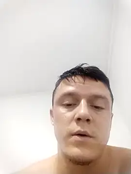 RAFAELQUINTEROSCAVALHEI online show from January 6, 9:08 pm