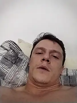 RAFAELQUINTEROSCAVALHEI online show from February 3, 1:38 am