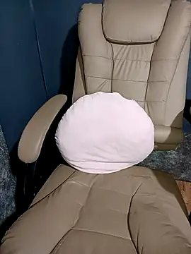 ChanChanLy online show from March 11, 3:39 pm