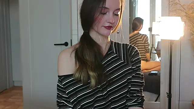 Lilyblush online show from January 10, 6:31 am