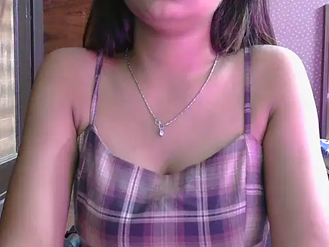 Snapshot of sweet_riyaaa chatting on July 21, 4:47 am sweet riyaaa online show from July 21, 4:47 am