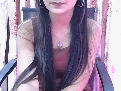 Snapshot of sweet_riyaaa chatting on February 8, 6:11 am sweet riyaaa online show from February 8, 6:11 am