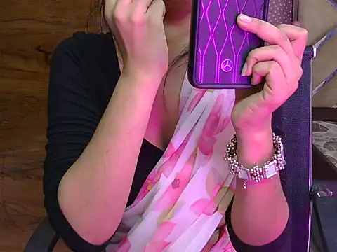sweet riyaaa online show from April 22, 3:57 am