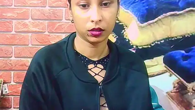 Snapshot of IndianSexyButt chatting on June 16, 5:18 am IndianSexyButt online show from June 16, 5:18 am