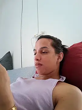 ofjuliaa online show from May 15, 5:55 pm
