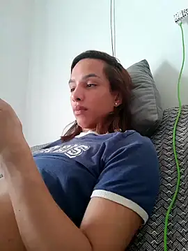 ofjuliaa online show from February 19, 7:33 pm