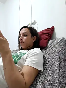 ofjuliaa online show from May 21, 10:29 pm