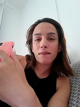 ofjuliaa online show from February 9, 3:43 pm