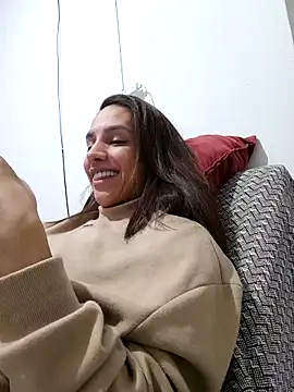 Snapshot of ofjuliaa chatting on June 3, 3:51 am ofjuliaa online show from June 3, 3:51 am