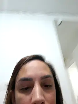 ofjuliaa online show from May 26, 2:42 am