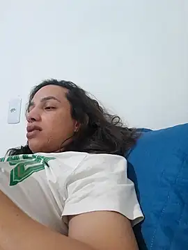 Snapshot of ofjuliaa chatting on July 21, 3:41 am ofjuliaa online show from July 21, 3:41 am