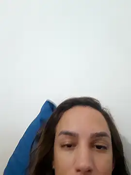 ofjuliaa online show from February 1, 8:12 am