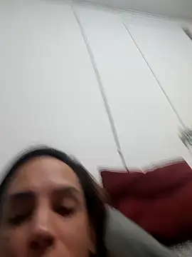 ofjuliaa online show from April 8, 2:35 am