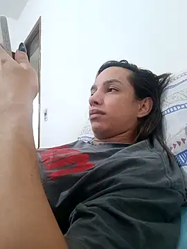 Snapshot of ofjuliaa chatting on July 8, 6:25 am ofjuliaa online show from July 8, 6:25 am