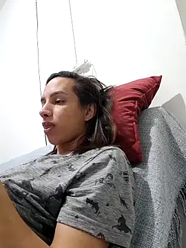 Snapshot of ofjuliaa chatting on June 10, 8:32 pm ofjuliaa online show from June 10, 8:32 pm
