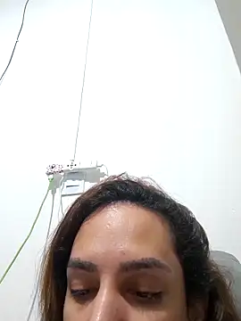 ofjuliaa online show from April 5, 4:52 am