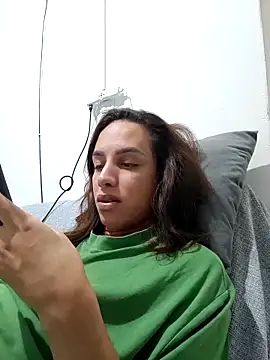 ofjuliaa online show from May 16, 8:35 am