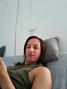 ofjuliaa online show from May 5, 2:42 pm