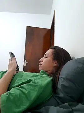 Snapshot of ofjuliaa chatting on June 30, 6:35 am ofjuliaa online show from June 30, 6:35 am