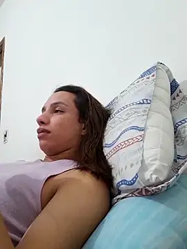 Snapshot of ofjuliaa chatting on June 16, 5:18 am ofjuliaa online show from June 16, 5:18 am