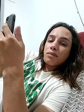 ofjuliaa online show from April 12, 7:11 am